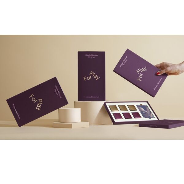 Box mit Schokolade für Paare For Play His and Hers, mit Schokostücken für ihn und für sie und Spielkarten
