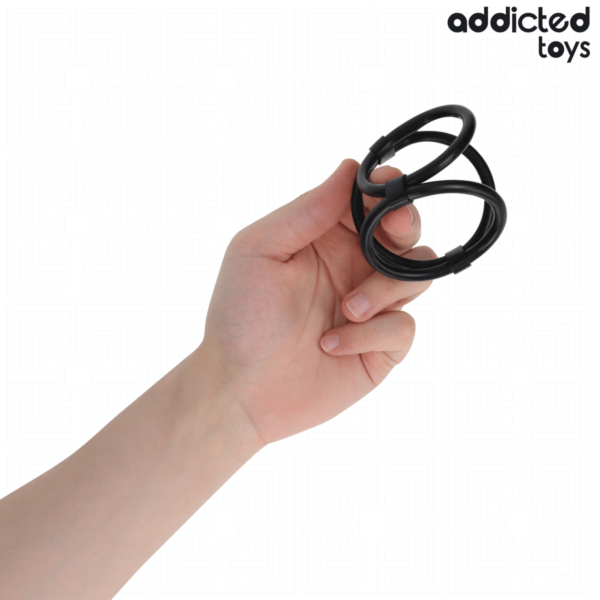 Triple-Penisring Addicted Toys mit seinen drei unterschiedlich grossen Ringen