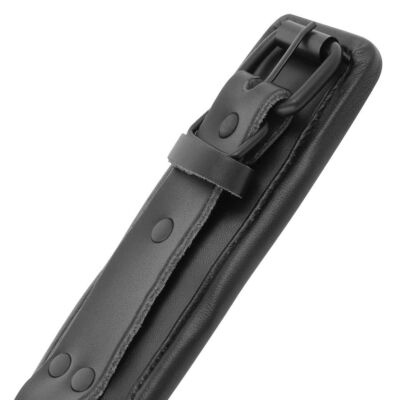 Verstellbare dunkle Lederhandschellen